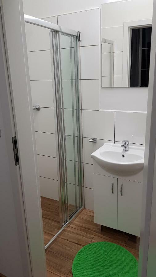 Apartament Nr 15 - 2 Pokoje Z Prywatnymi Lazienkami Centrum Poznan Exterior foto